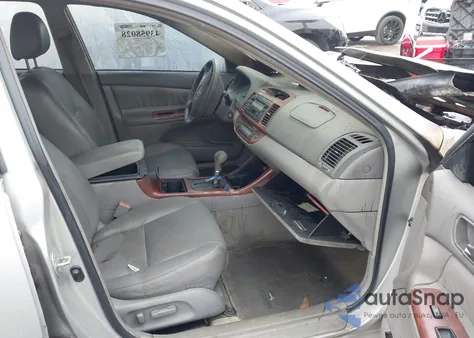 2003 Toyota Camry Xle z USA, uszkodzony, nr VIN 4T1BE32K73U714064